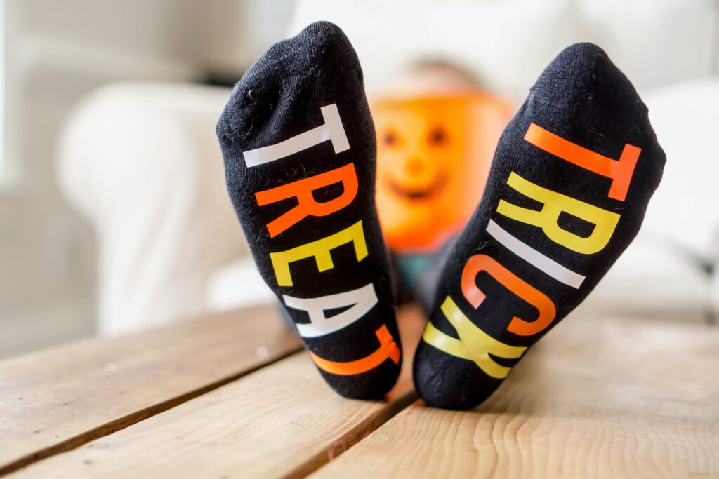 Customized Socks with Logo (Best 4 Ways to Put Logo)