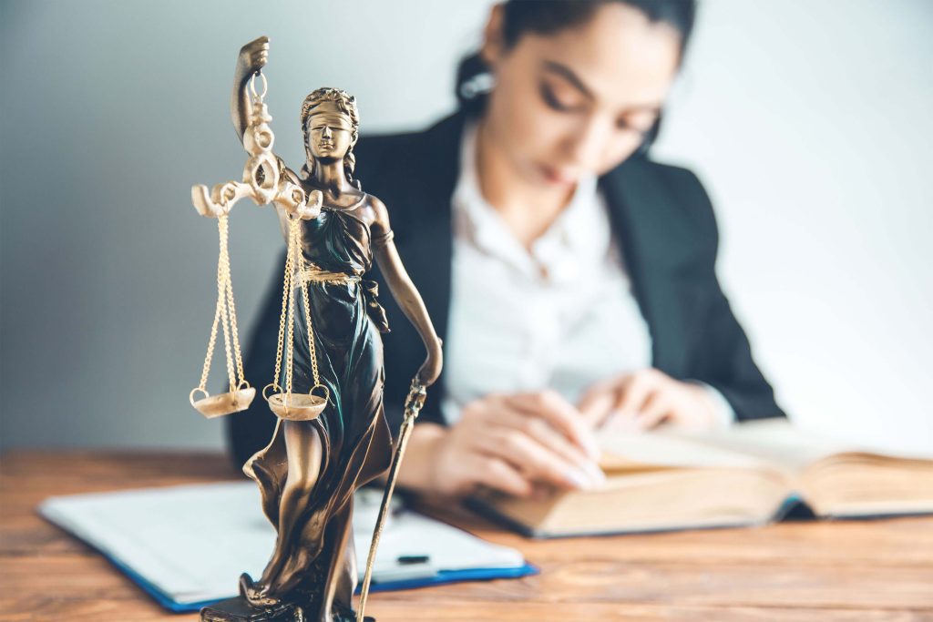 Understanding the Role of a Basic Divorce Lawyer