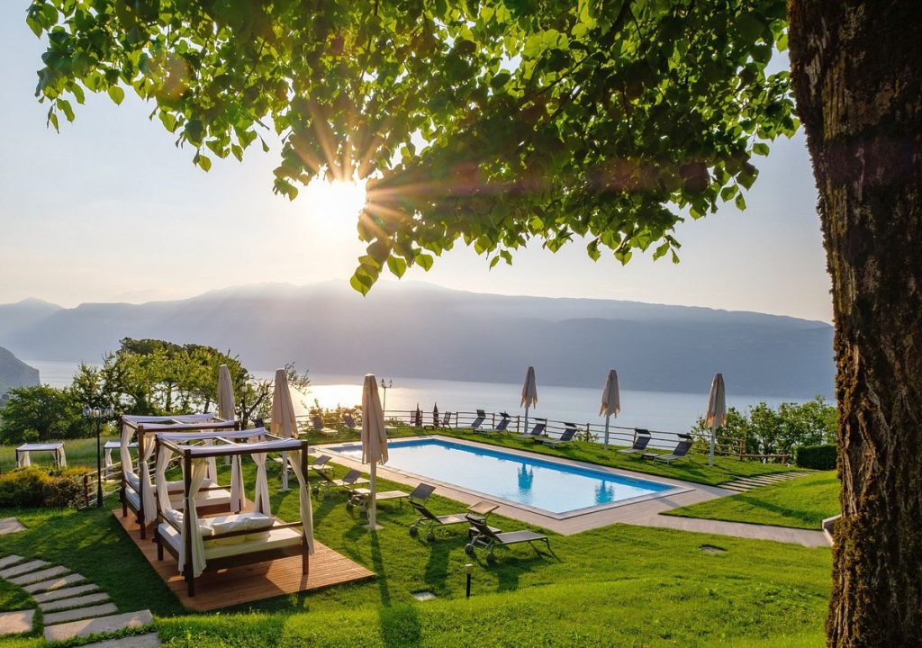 Il Paradiso sul Lago: Scoprendo i Resort sul Lago di Garda